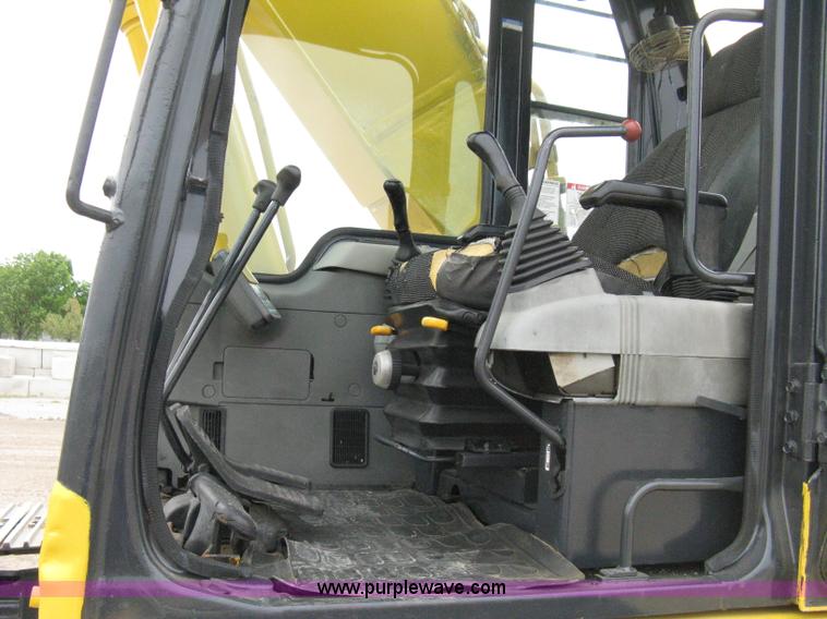 image for item 8080 1997 Komatsu PC220LC-6 excavator