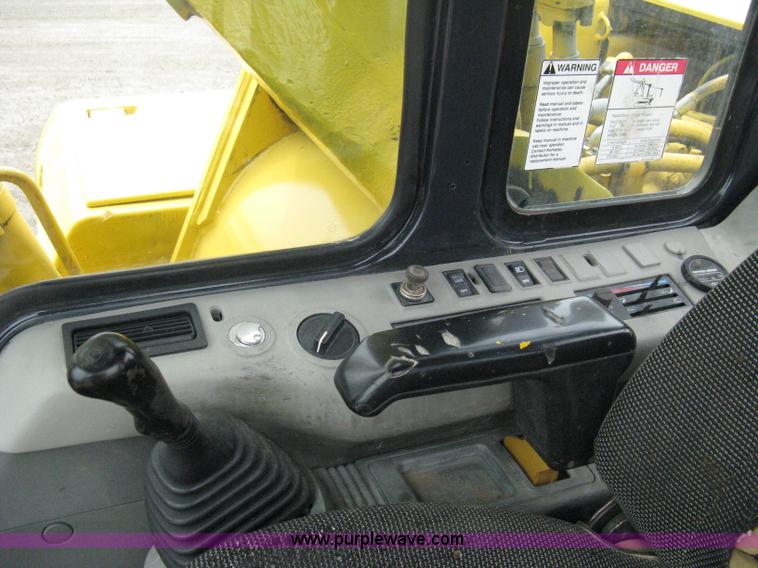 image for item 8080 1997 Komatsu PC220LC-6 excavator