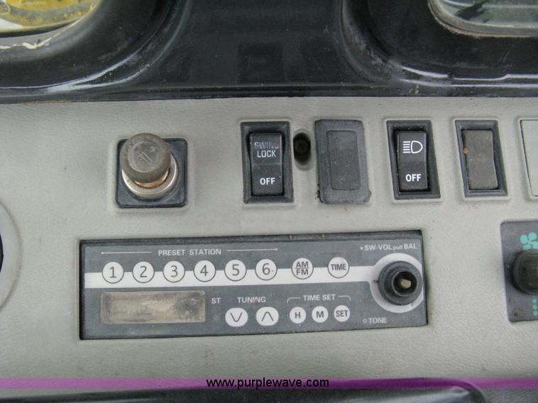 image for item 8080 1997 Komatsu PC220LC-6 excavator