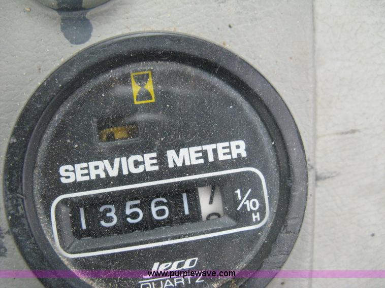 image for item 8080 1997 Komatsu PC220LC-6 excavator