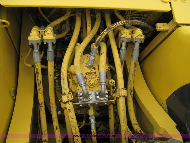 image for item 8080 1997 Komatsu PC220LC-6 excavator