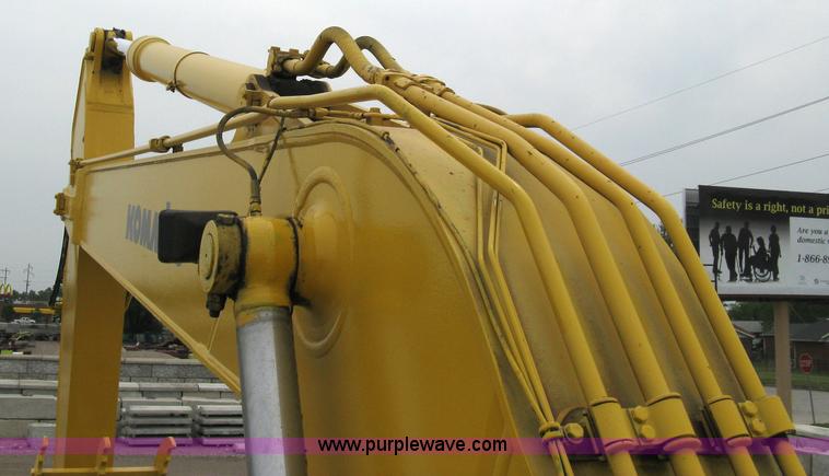 image for item 8080 1997 Komatsu PC220LC-6 excavator