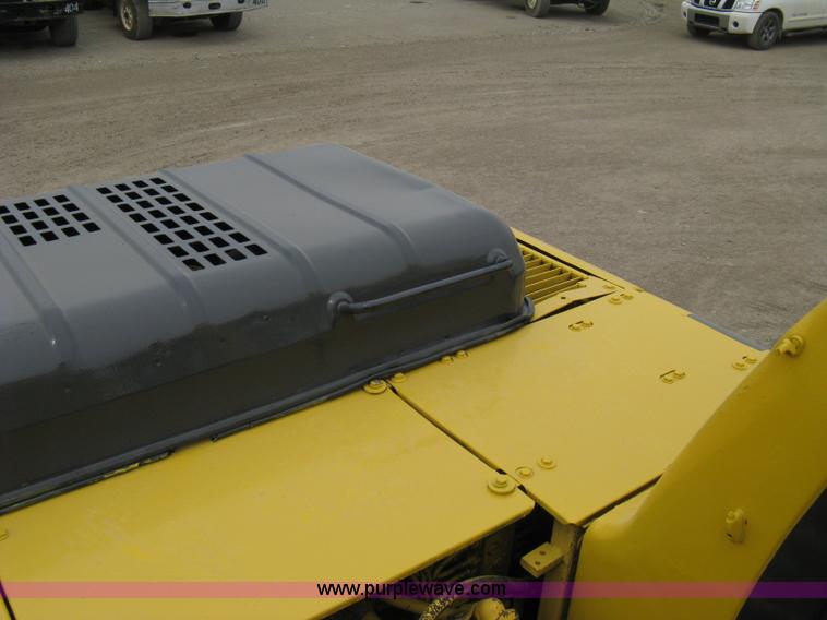 image for item 8080 1997 Komatsu PC220LC-6 excavator