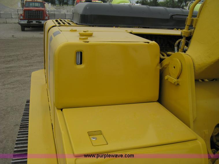 image for item 8080 1997 Komatsu PC220LC-6 excavator