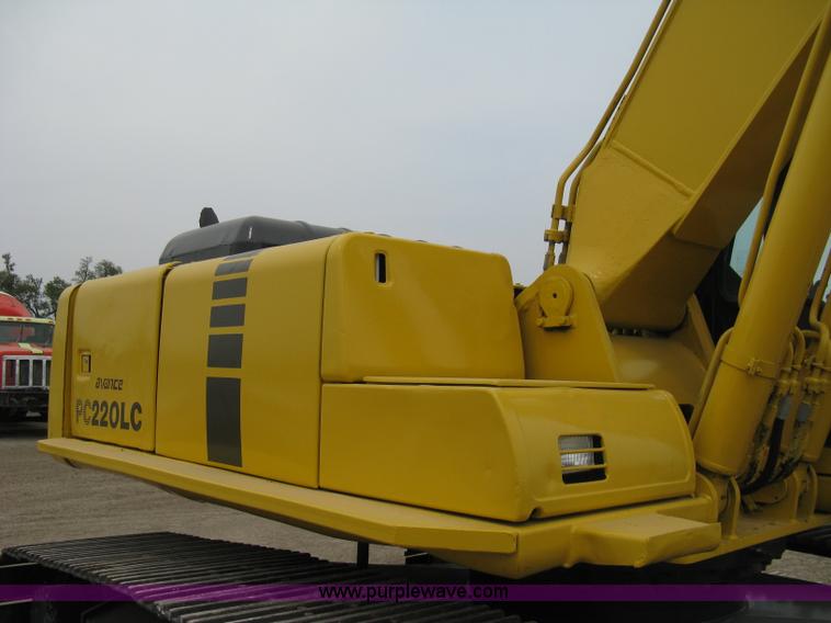 image for item 8080 1997 Komatsu PC220LC-6 excavator