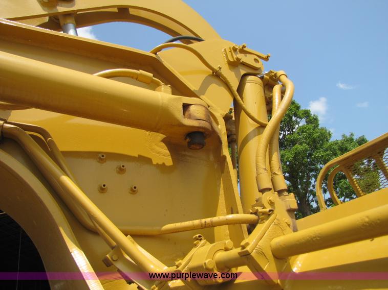 image for item 8263 Caterpillar 627B scraper