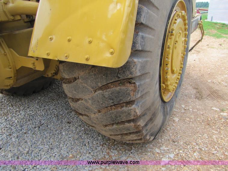 image for item 8263 Caterpillar 627B scraper