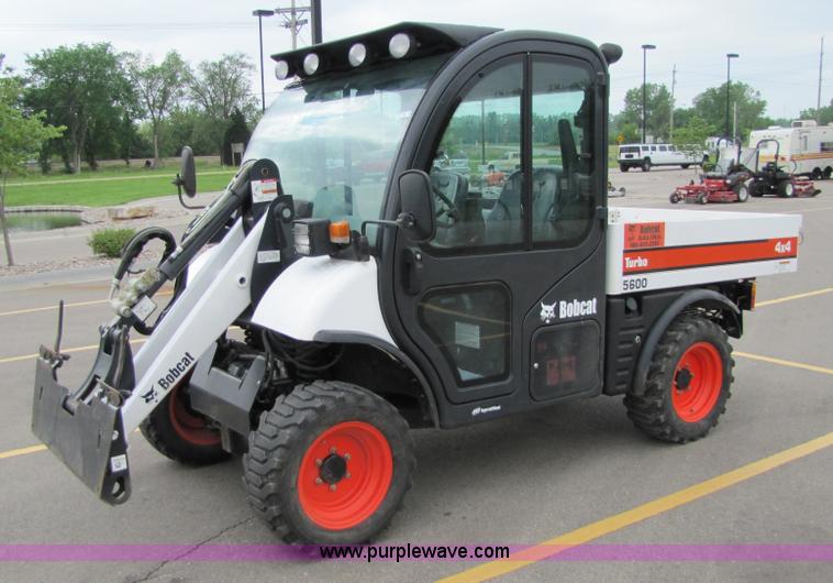 image for item 8749 2006 Bobcat Toolcat 5600 utility vehicle