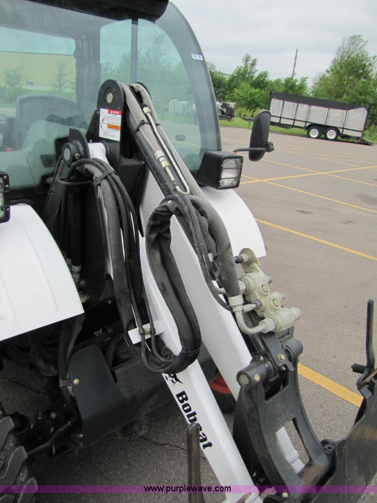 image for item 8749 2006 Bobcat Toolcat 5600 utility vehicle