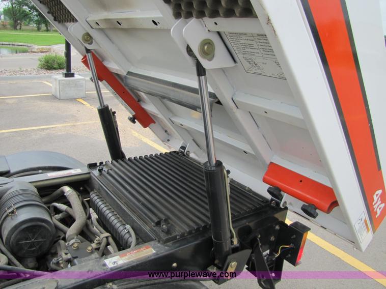 image for item 8749 2006 Bobcat Toolcat 5600 utility vehicle