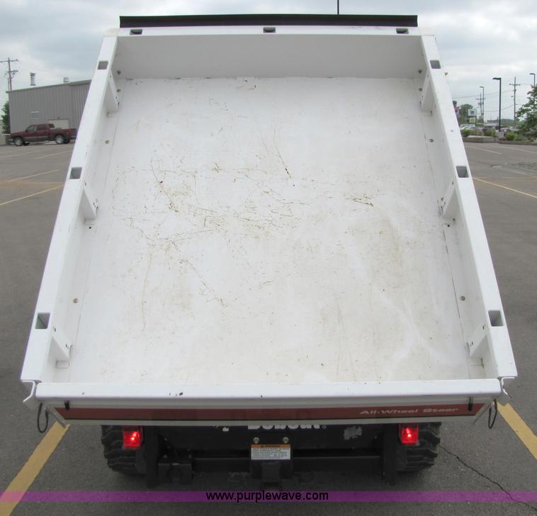image for item 8749 2006 Bobcat Toolcat 5600 utility vehicle