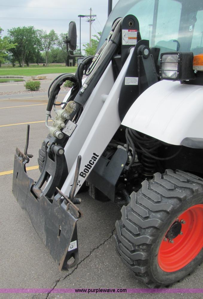 image for item 8749 2006 Bobcat Toolcat 5600 utility vehicle