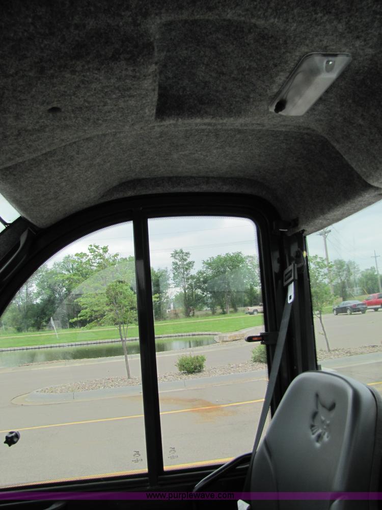 image for item 8749 2006 Bobcat Toolcat 5600 utility vehicle