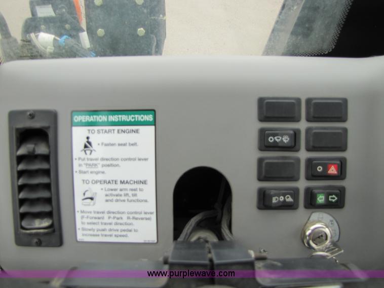 image for item 8749 2006 Bobcat Toolcat 5600 utility vehicle