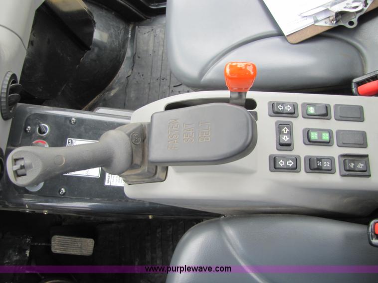 image for item 8749 2006 Bobcat Toolcat 5600 utility vehicle