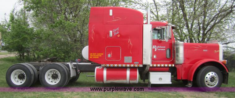image for item 3092 1994 Peterbilt 379 semi truck