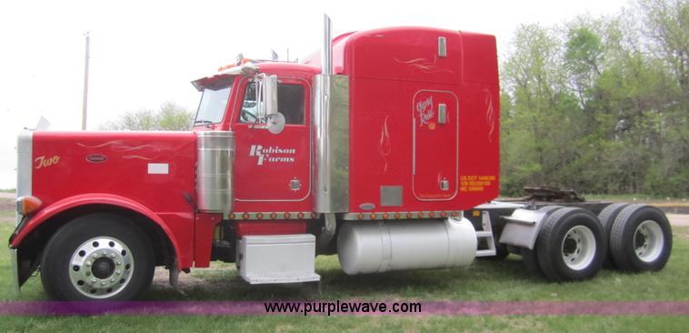 image for item 3092 1994 Peterbilt 379 semi truck