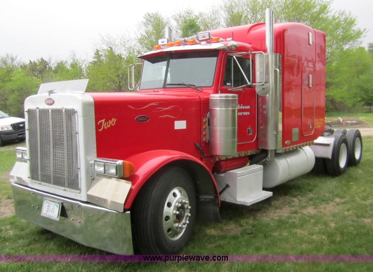 image for item 3092 1994 Peterbilt 379 semi truck