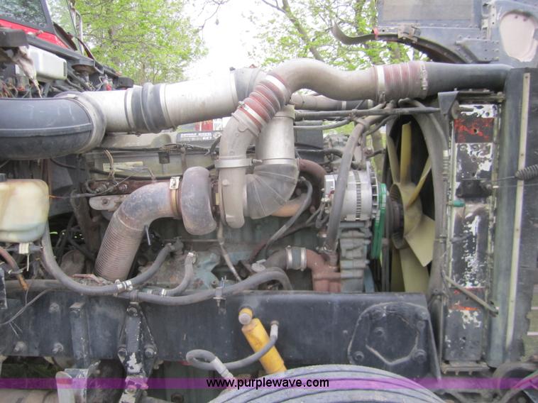 image for item 3092 1994 Peterbilt 379 semi truck