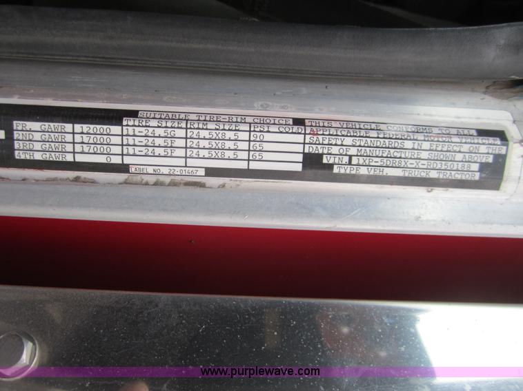 image for item 3092 1994 Peterbilt 379 semi truck