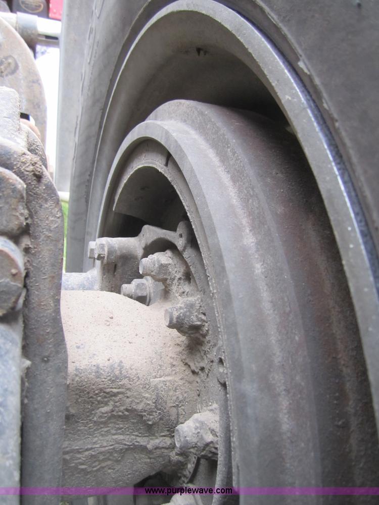 image for item 3092 1994 Peterbilt 379 semi truck