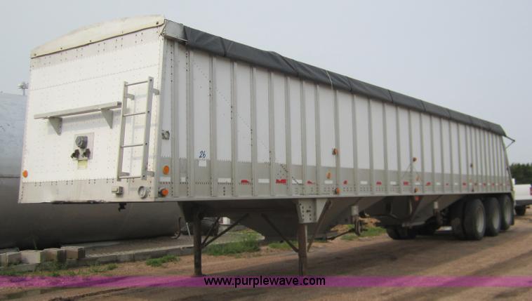 image for item 3136 1995 Cornhusker 800 grain trailer