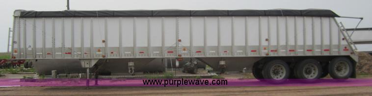 image for item 3136 1995 Cornhusker 800 grain trailer