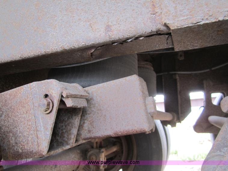 image for item 3136 1995 Cornhusker 800 grain trailer