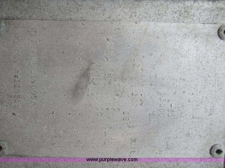 image for item 3136 1995 Cornhusker 800 grain trailer