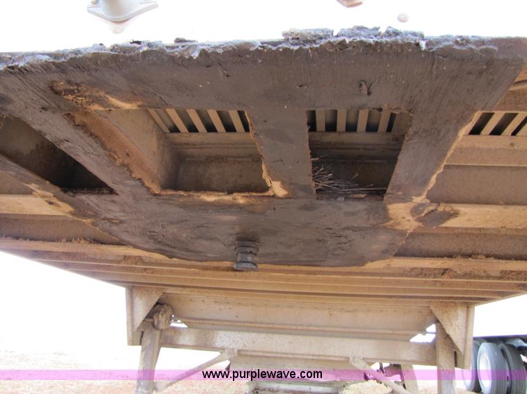 image for item 3475 1986 Wilson 42' aluminum convertible grain trailer