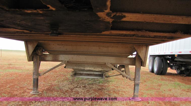 image for item 3475 1986 Wilson 42' aluminum convertible grain trailer