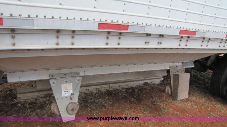 image for item 3475 1986 Wilson 42' aluminum convertible grain trailer