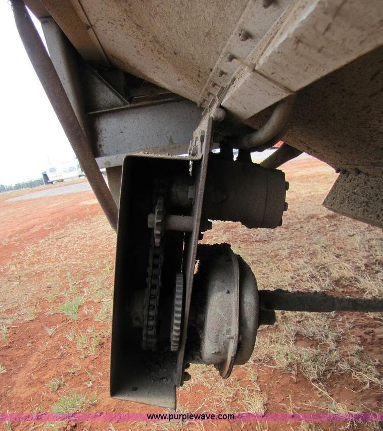 image for item 3475 1986 Wilson 42' aluminum convertible grain trailer