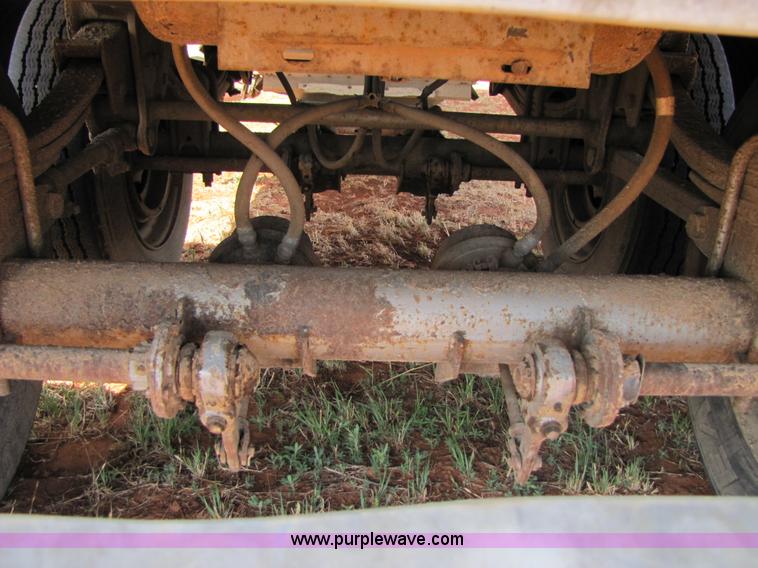 image for item 3475 1986 Wilson 42' aluminum convertible grain trailer