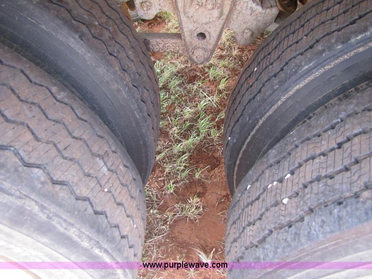 image for item 3475 1986 Wilson 42' aluminum convertible grain trailer