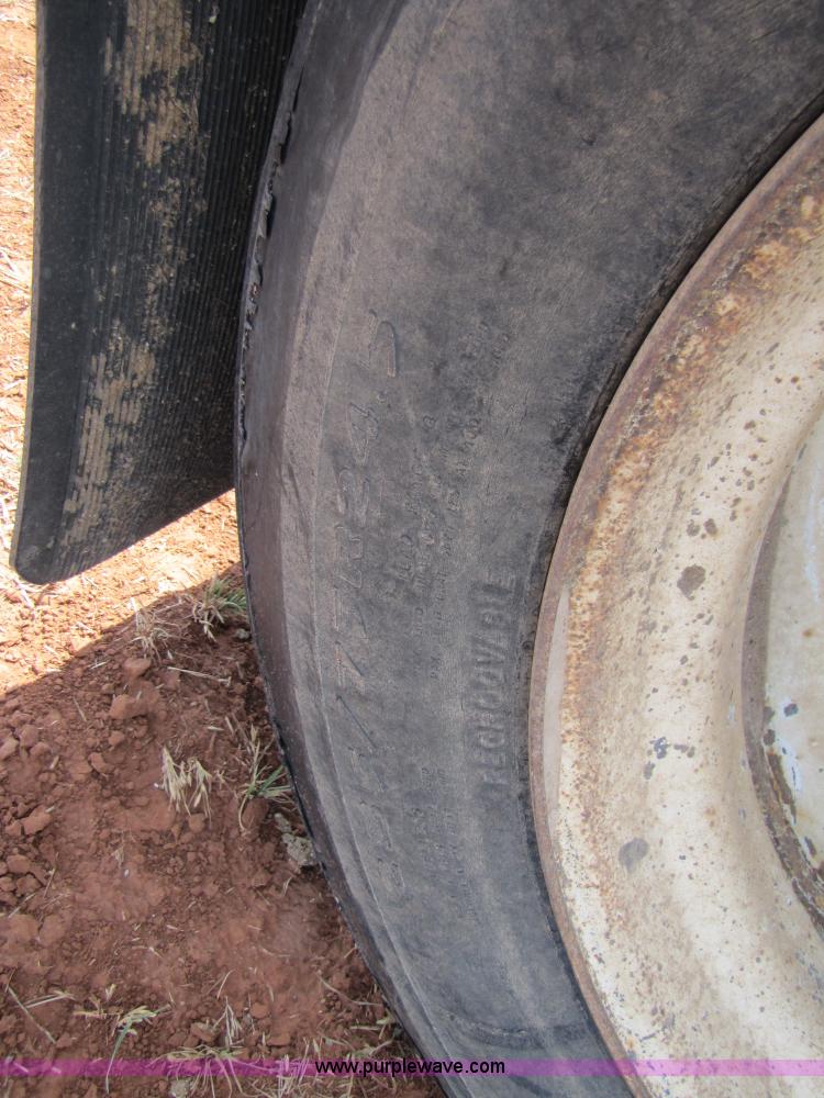 image for item 3475 1986 Wilson 42' aluminum convertible grain trailer