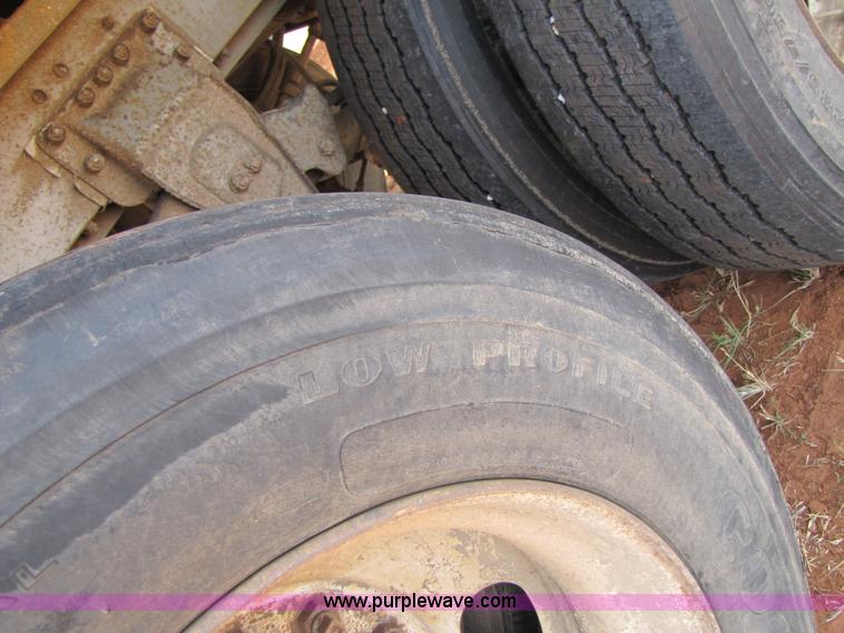 image for item 3475 1986 Wilson 42' aluminum convertible grain trailer