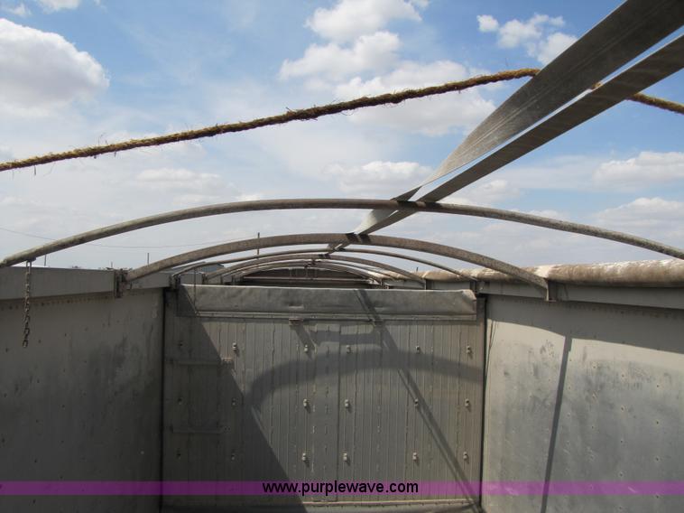 image for item 3475 1986 Wilson 42' aluminum convertible grain trailer