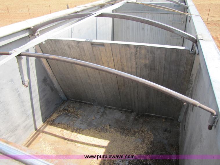 image for item 3475 1986 Wilson 42' aluminum convertible grain trailer