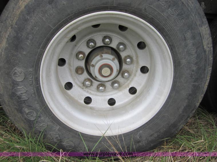 image for item 3713 1991 Wilson PSPCL-302 48' semi stock trailer