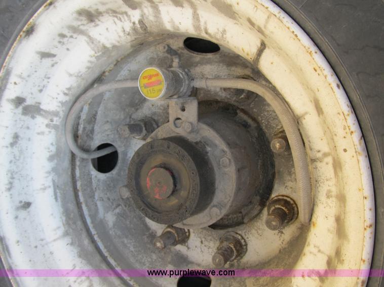 image for item 4148 2005 Trail King TK70HT Hydratail trailer