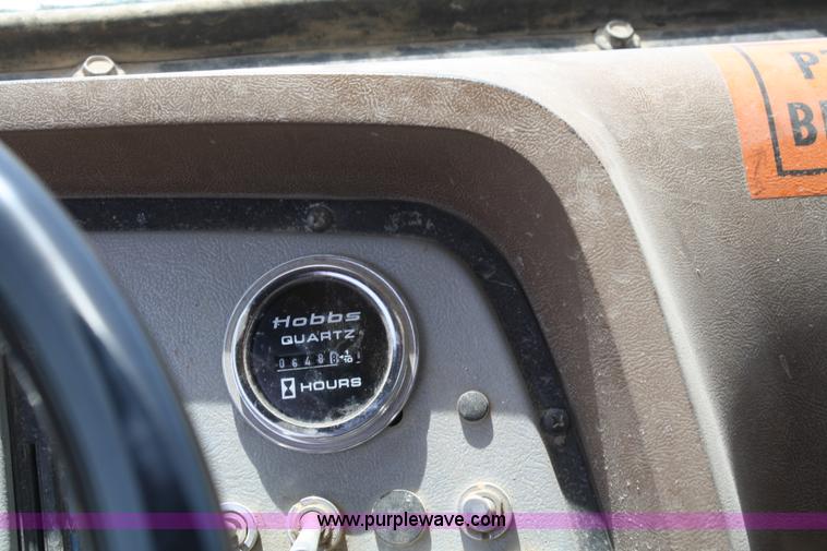 image for item 4987 1997 Ford L9000 semi truck