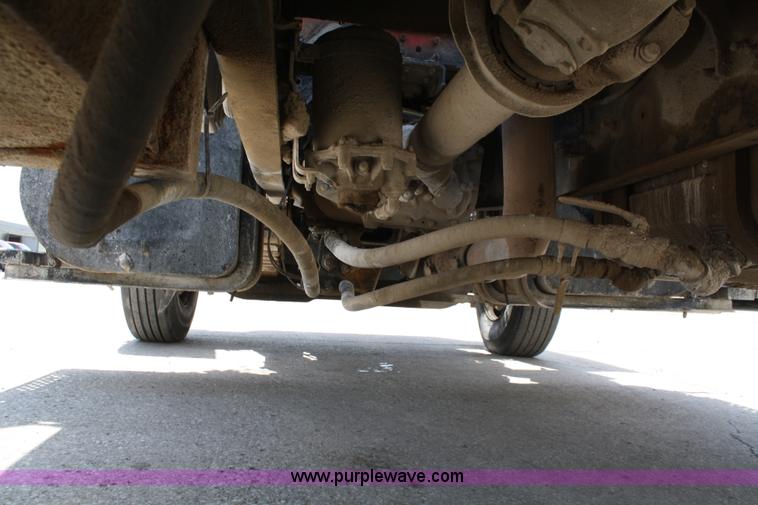 image for item 4987 1997 Ford L9000 semi truck