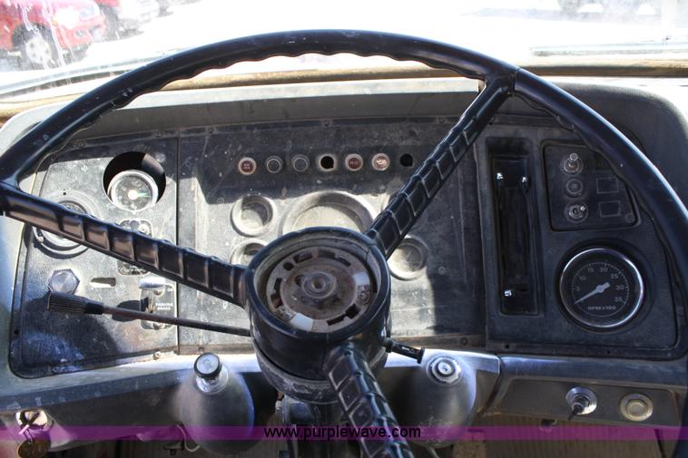 image for item 5035 1984 Ford LT8000 semi cab and chassis