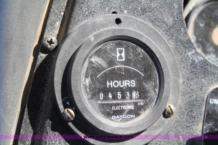 image for item 5035 1984 Ford LT8000 semi cab and chassis