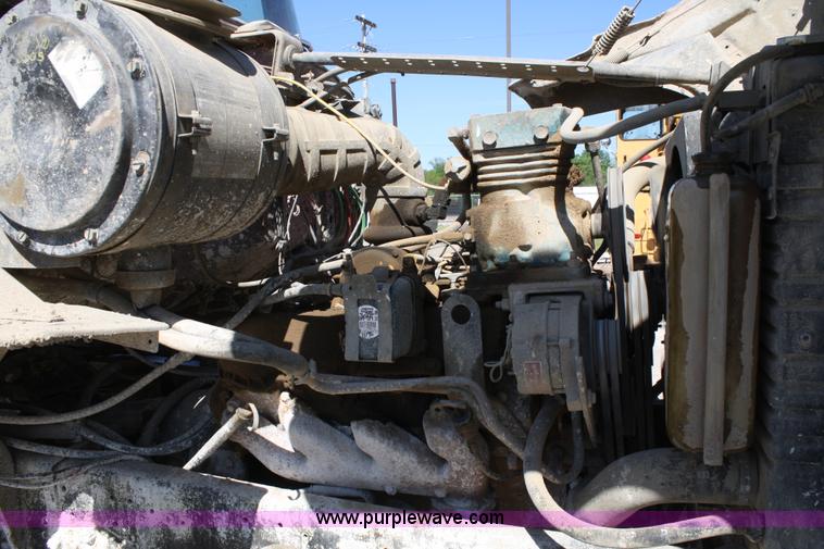 image for item 5035 1984 Ford LT8000 semi cab and chassis