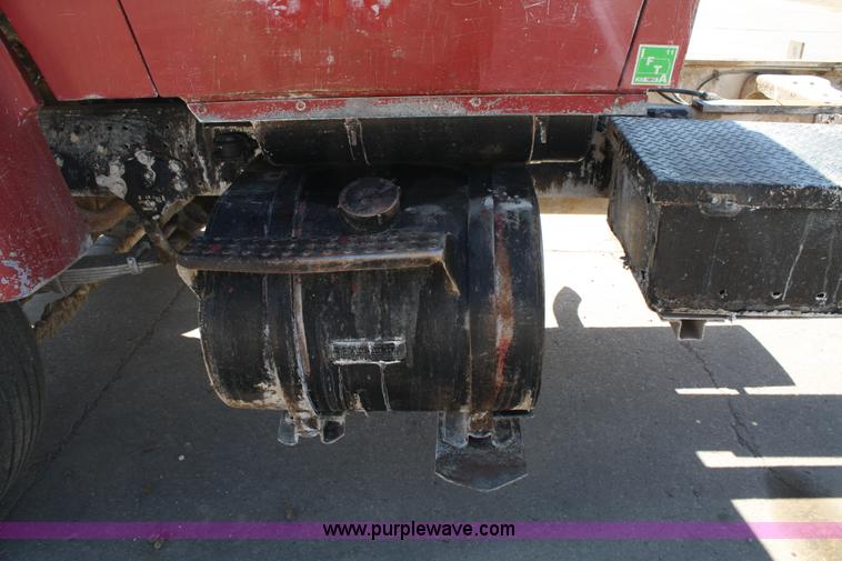 image for item 5035 1984 Ford LT8000 semi cab and chassis