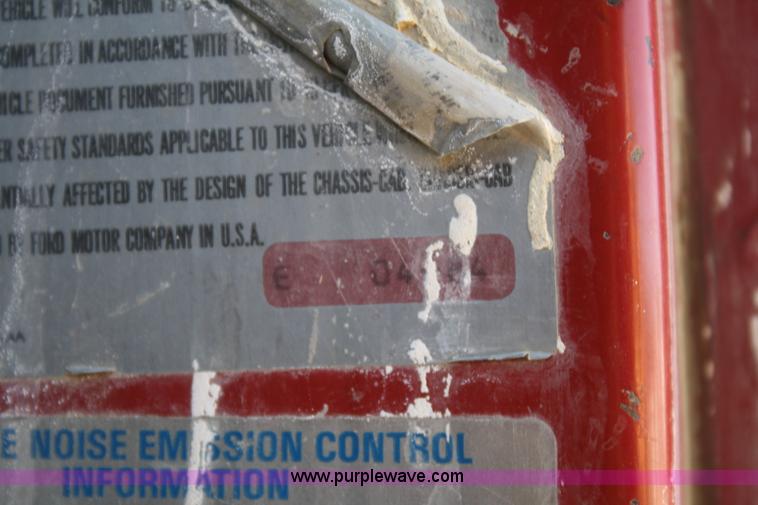 image for item 5035 1984 Ford LT8000 semi cab and chassis