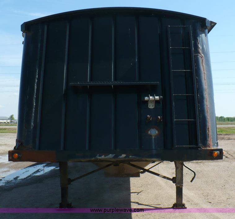 image for item 5887 1989 Brent 42' grain trailer