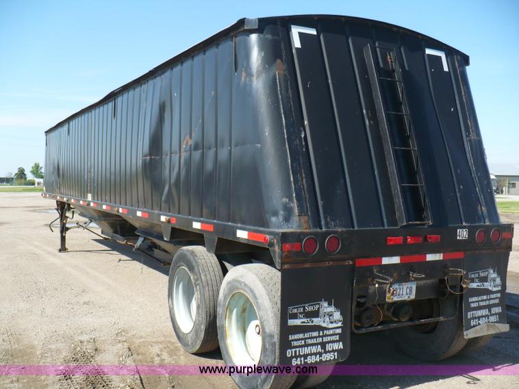 image for item 5887 1989 Brent 42' grain trailer